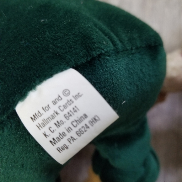 Hallmark Holiday kissing bears - Picture 7 of 12